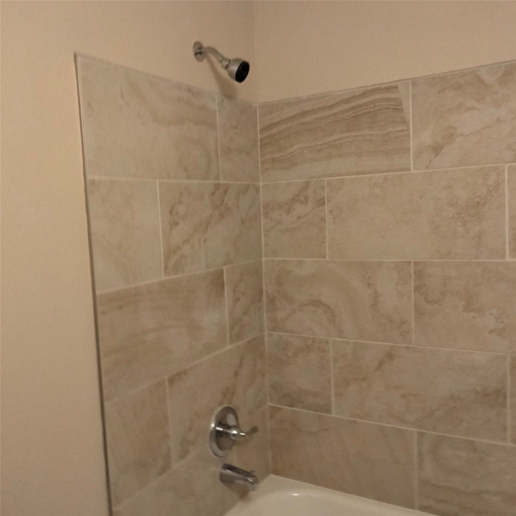 10926 Buffum Street, Houston, TX 77051 hall bath with tub/shower