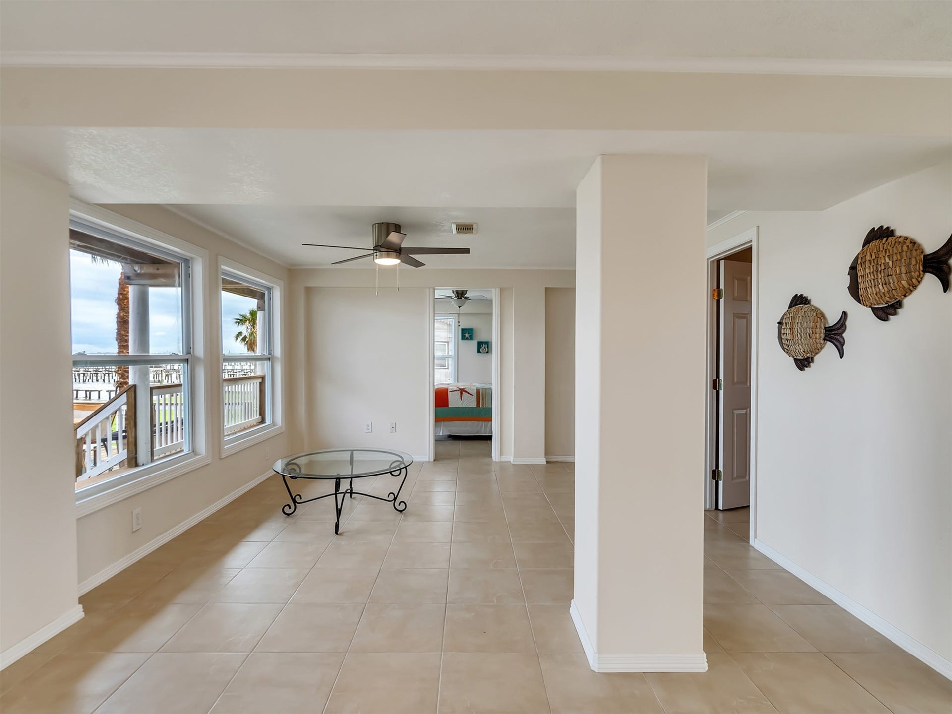 1309 8th Street, San Leon, TX 77539 Perfect sapce for a nice seating area.