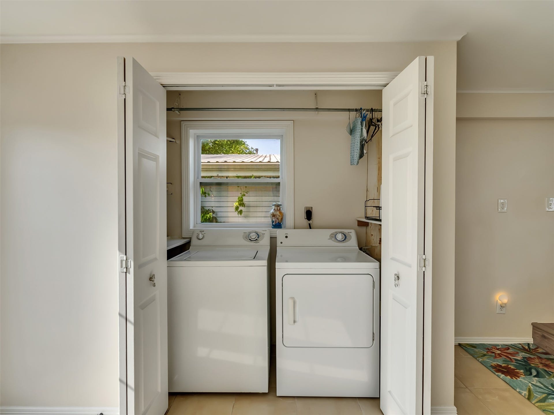 1309 8th Street, San Leon, TX 77539 Laundry room located on the second floor.