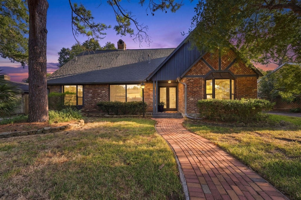 1326 Saxony Lane, Houston, TX 77058