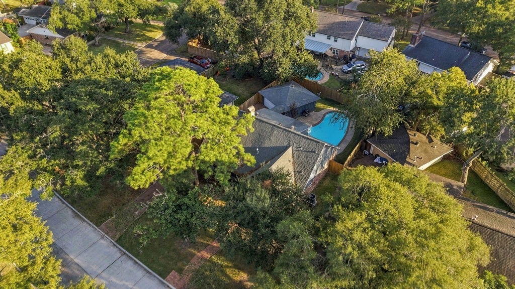 1326 Saxony Lane, Houston, TX 77058