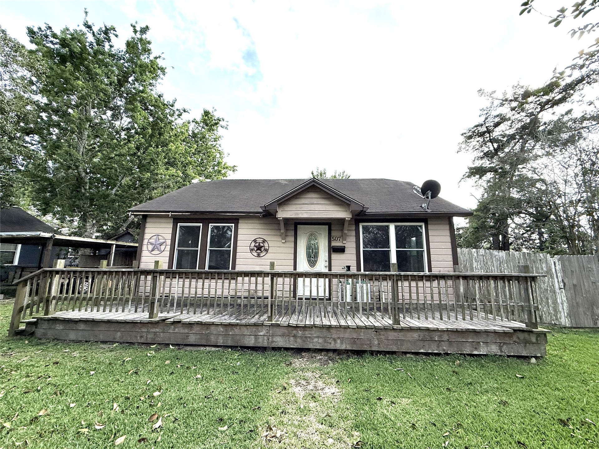 507 N Orange Street, Sweeny, TX 77480 507 N Orange Street, Sweeny, TX 77480