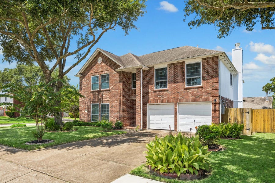 Property photo for 918 Heathcliff Drive, Missouri City, TX