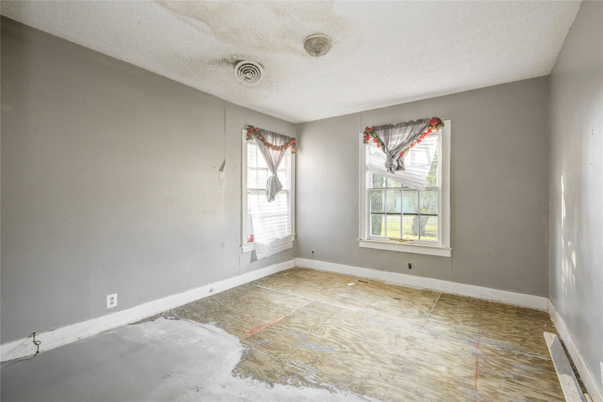508 E 2nd Street, Sweeny, TX 77480 508 E 2nd Street, Sweeny, TX 77480