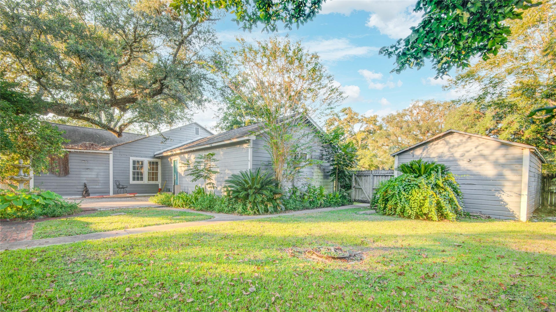 508 E 2nd Street, Sweeny, TX 77480 508 E 2nd Street, Sweeny, TX 77480