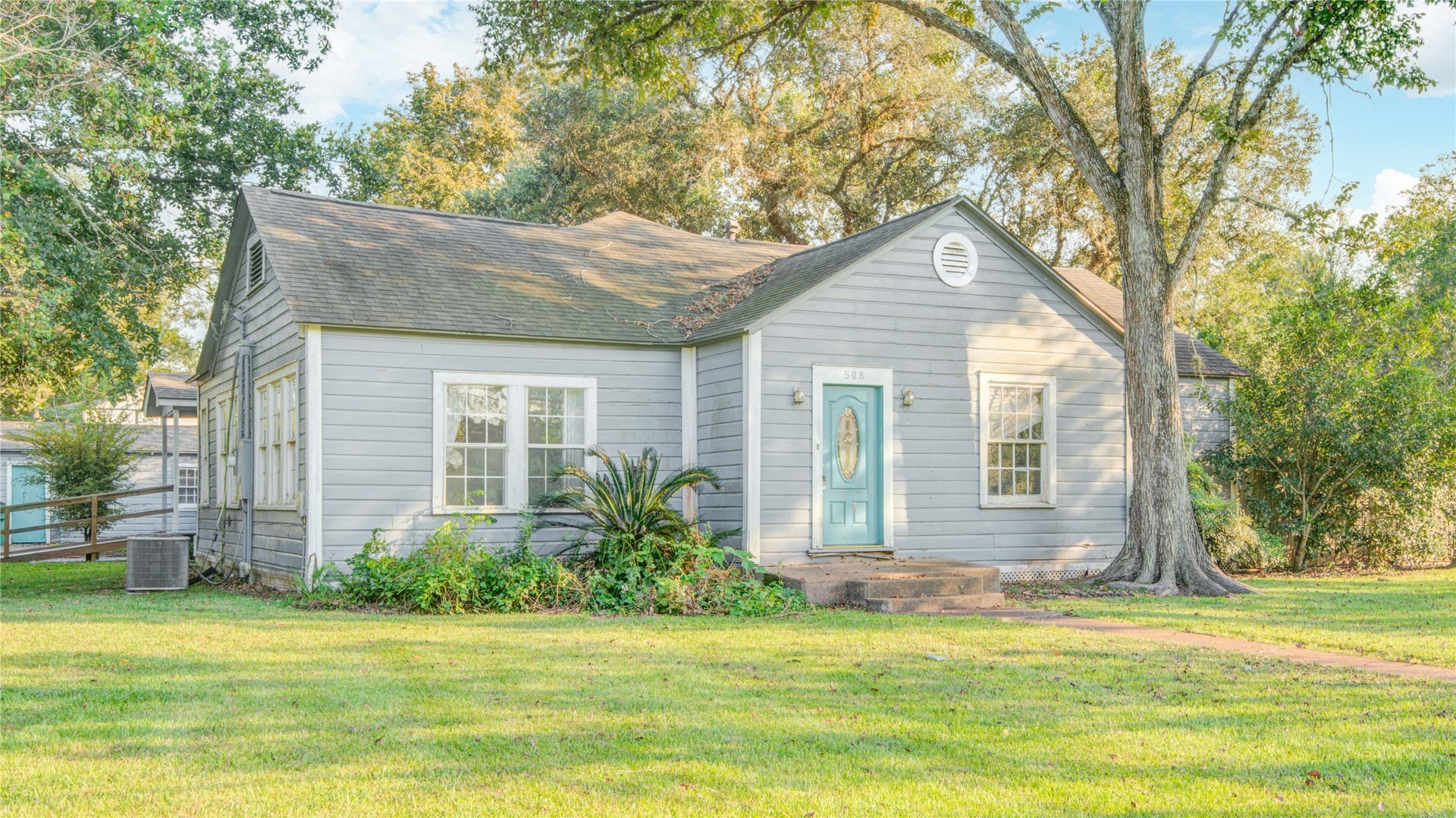508 E 2nd Street, Sweeny, TX 77480 508 E 2nd Street, Sweeny, TX 77480