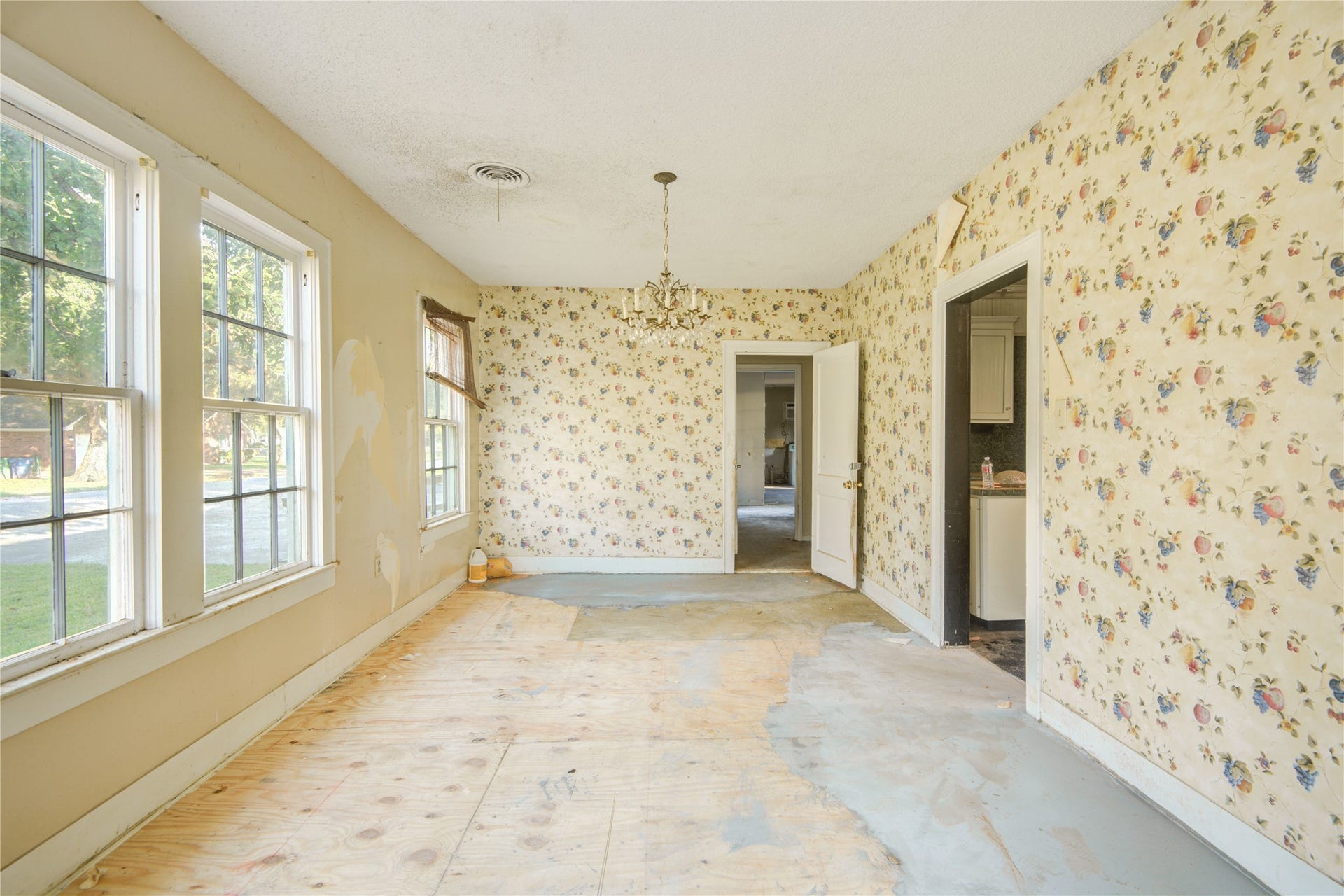 508 E 2nd Street, Sweeny, TX 77480 508 E 2nd Street, Sweeny, TX 77480