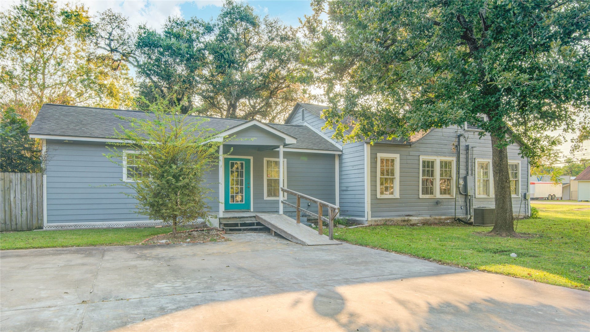 508 E 2nd Street, Sweeny, TX 77480 508 E 2nd Street, Sweeny, TX 77480