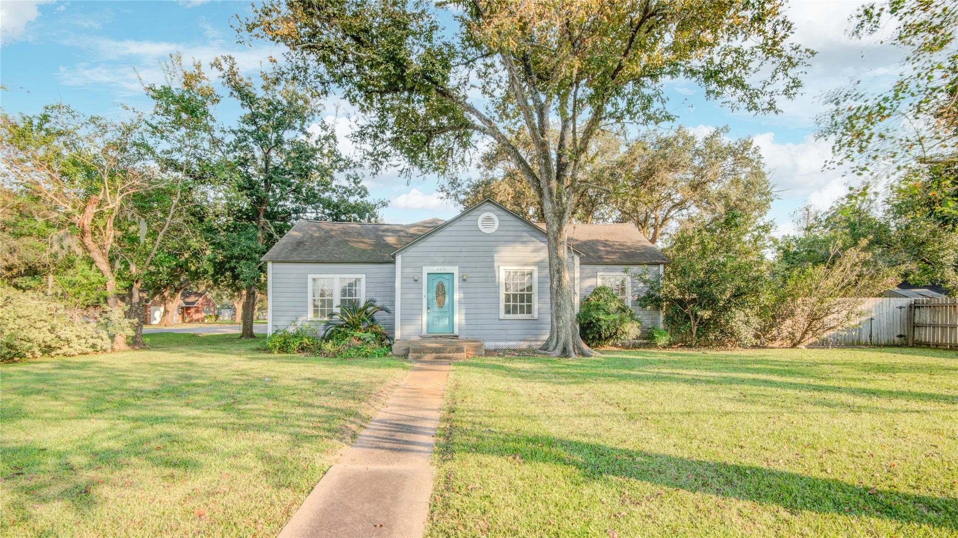 508 E 2nd Street, Sweeny, TX 77480 508 E 2nd Street, Sweeny, TX 77480