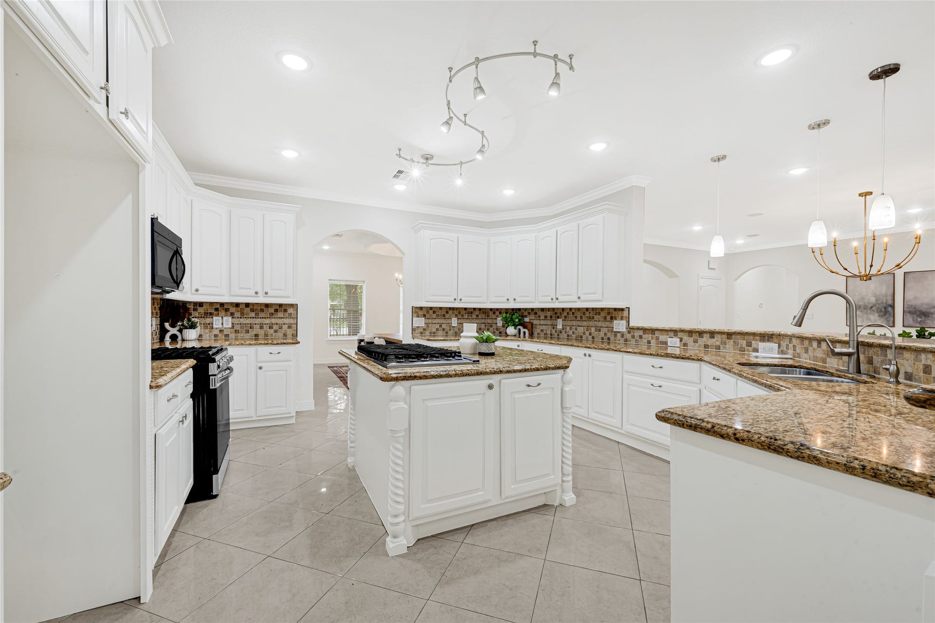 404 Moss Street, Houston, TX 77009