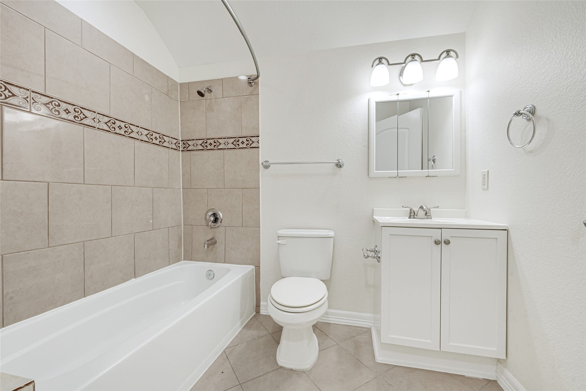 Upstairs guest quarters restroom