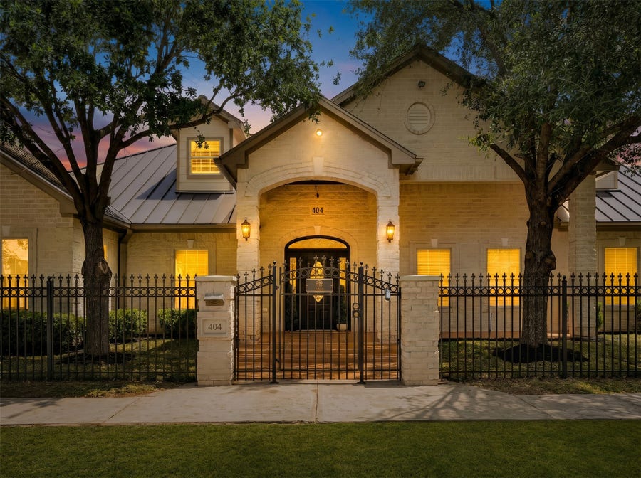Property photo for 404 Moss Street, Houston, TX