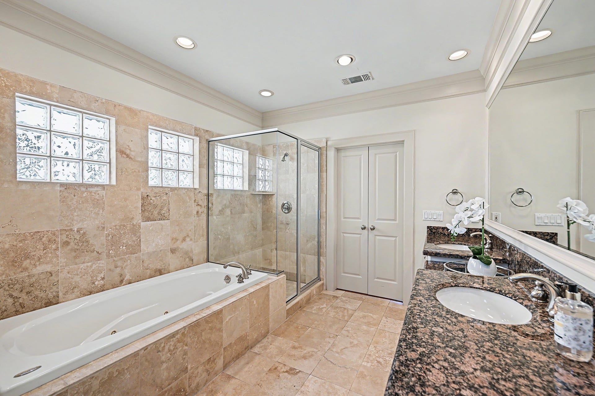 2410 Mimosa Drive, Houston, TX 77019 2410 Mimosa Drive, Houston, TX 77019
