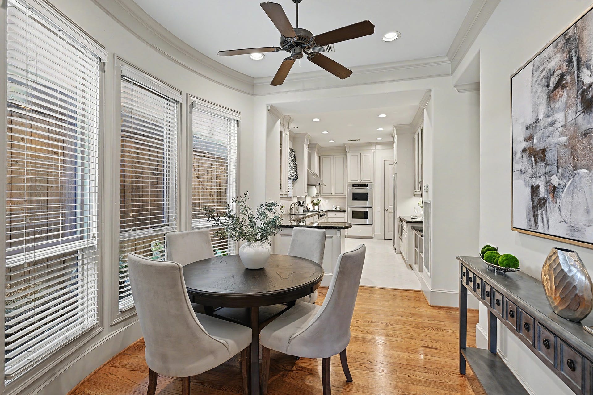 2410 Mimosa Drive, Houston, TX 77019 2410 Mimosa Drive, Houston, TX 77019