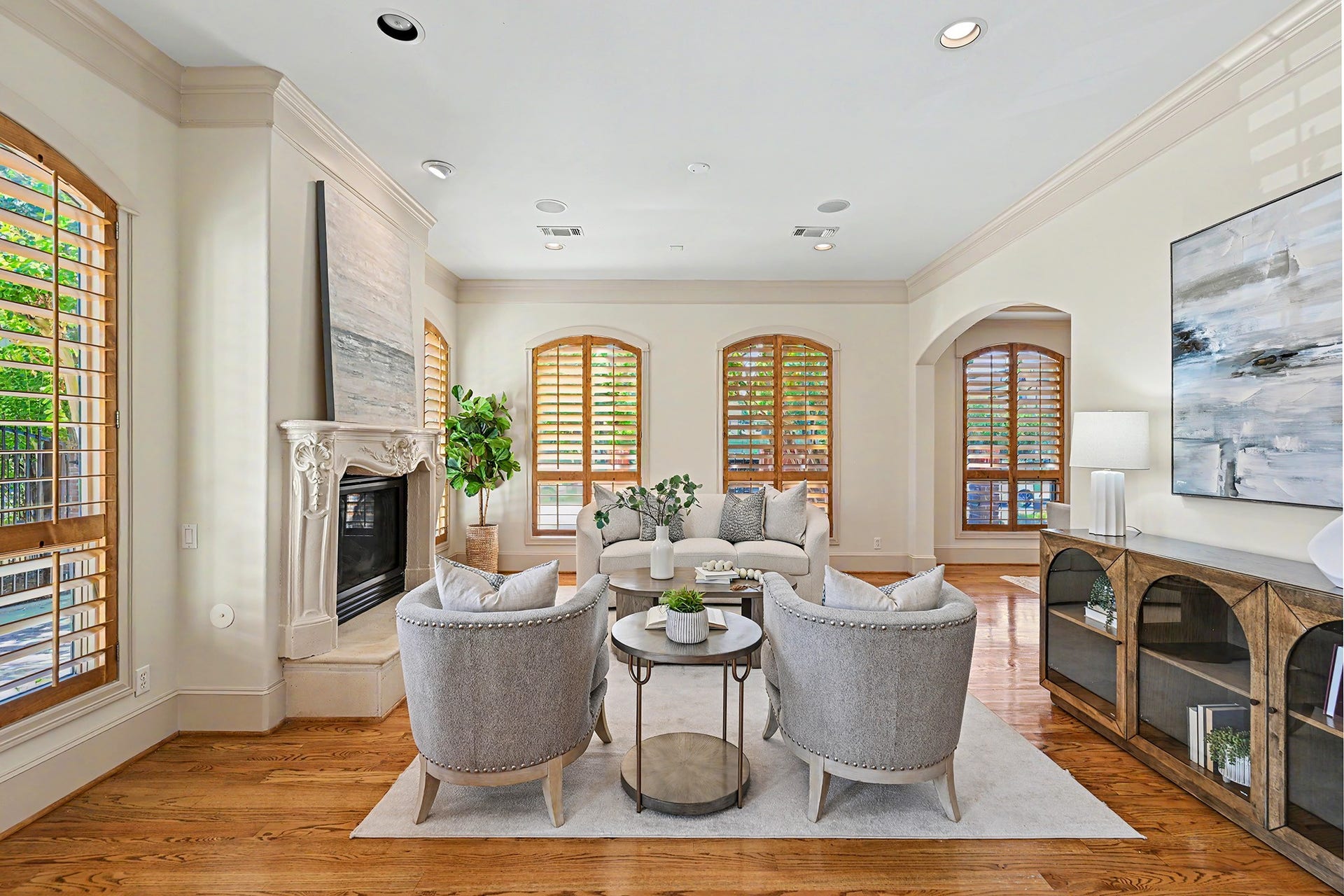2410 Mimosa Drive, Houston, TX 77019 2410 Mimosa Drive, Houston, TX 77019