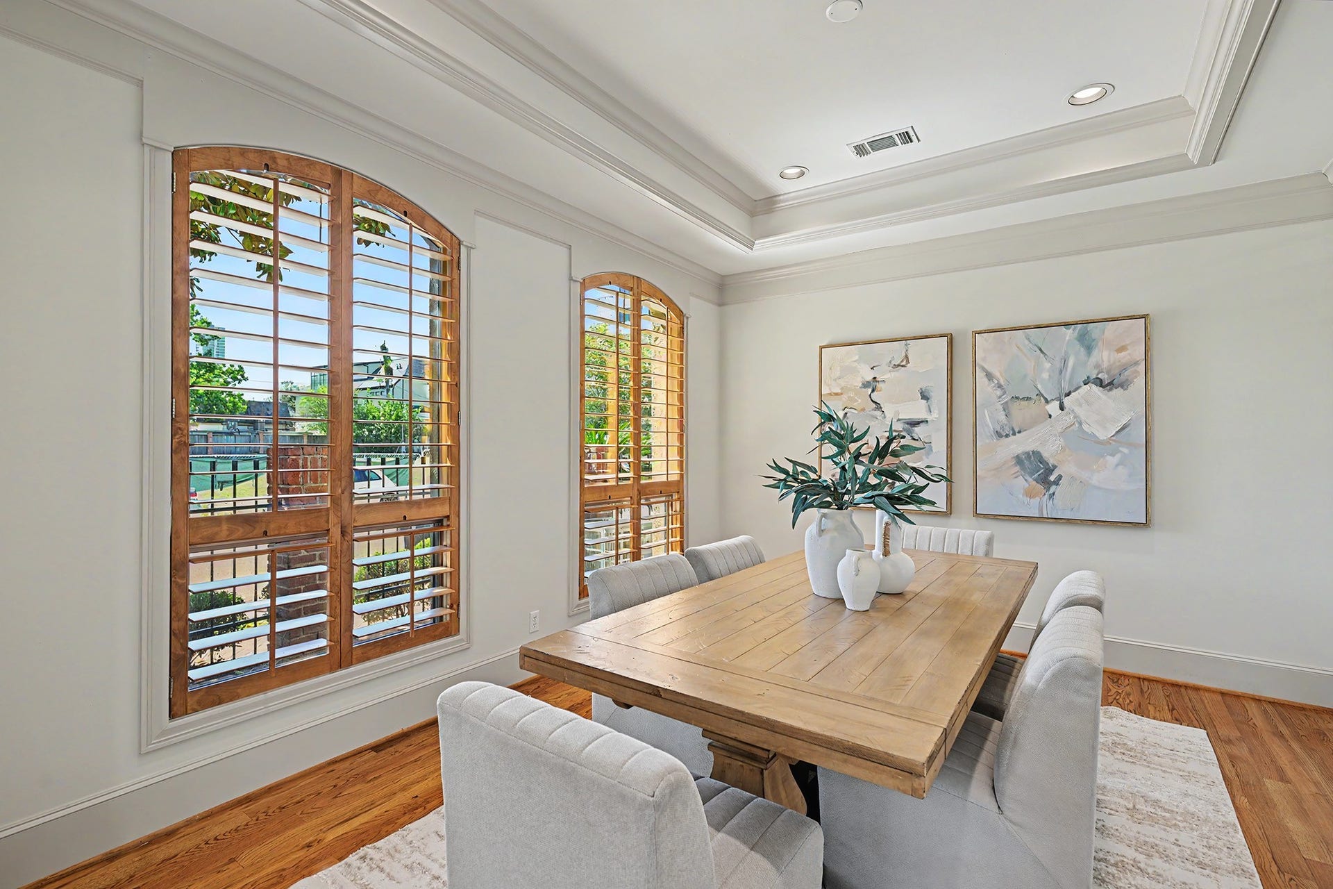 2410 Mimosa Drive, Houston, TX 77019 2410 Mimosa Drive, Houston, TX 77019