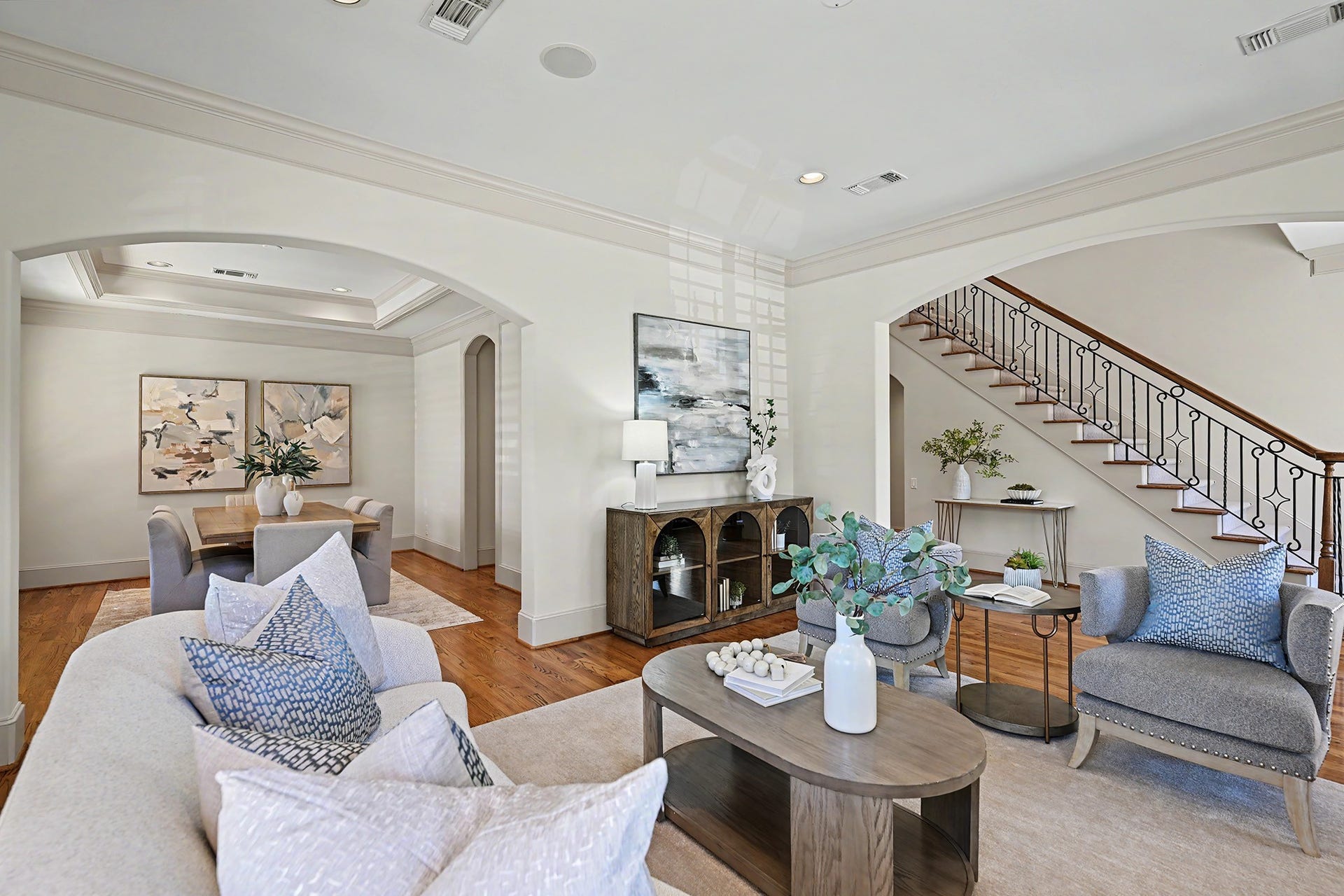 2410 Mimosa Drive, Houston, TX 77019 2410 Mimosa Drive, Houston, TX 77019