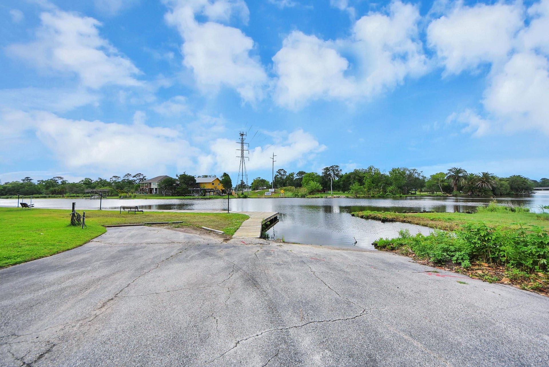 2117 Casa Rio Circle, Dickinson, TX 77539 Community boat ramp