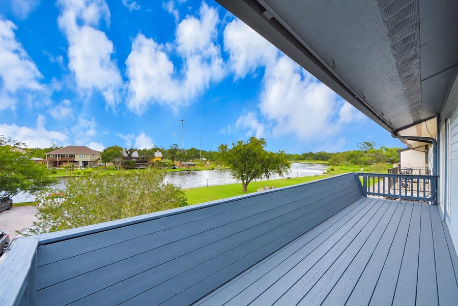 Property photo for 2117 Casa Rio Circle, Dickinson, TX