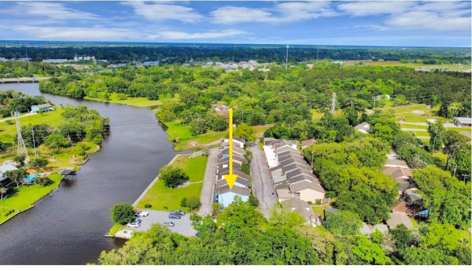 2117 Casa Rio Circle, Dickinson, TX 77539 Corner unit