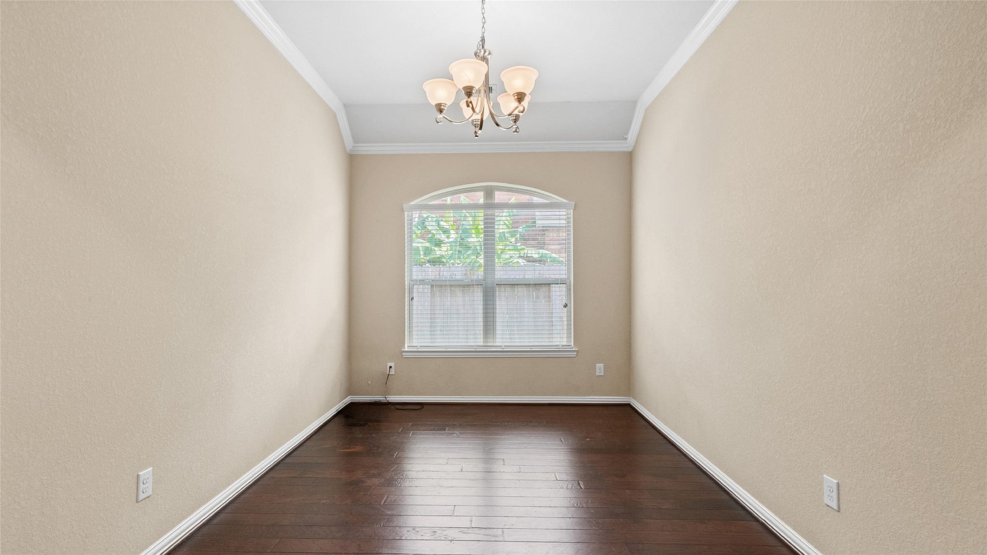 2710 Secret Falls Court, Pearland, TX 77089 2710 Secret Falls Court, Pearland, TX 77089