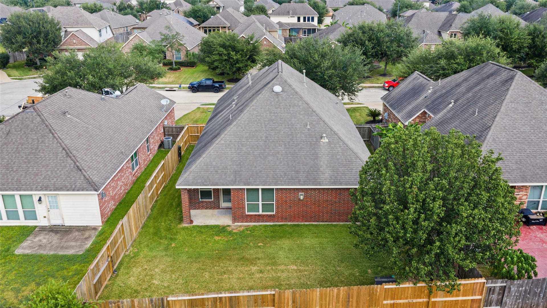 2710 Secret Falls Court, Pearland, TX 77089 2710 Secret Falls Court, Pearland, TX 77089