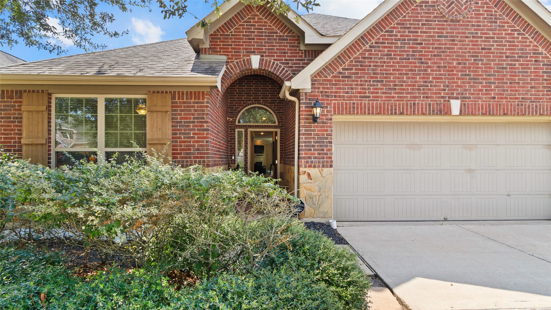 2710 Secret Falls Court, Pearland, TX 77089 2710 Secret Falls Court, Pearland, TX 77089