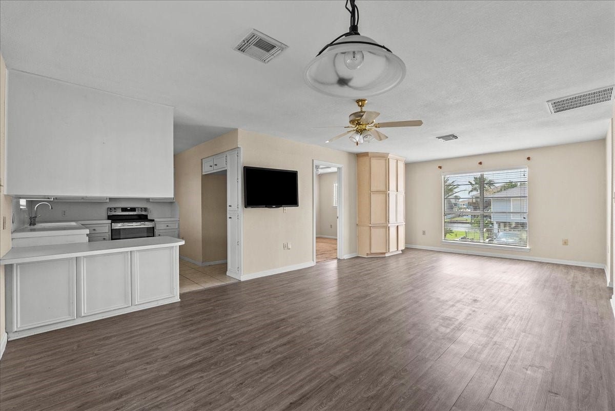 984 Bonita Street, Bayou Vista, TX 77563 984 Bonita Street, Bayou Vista, TX 77563