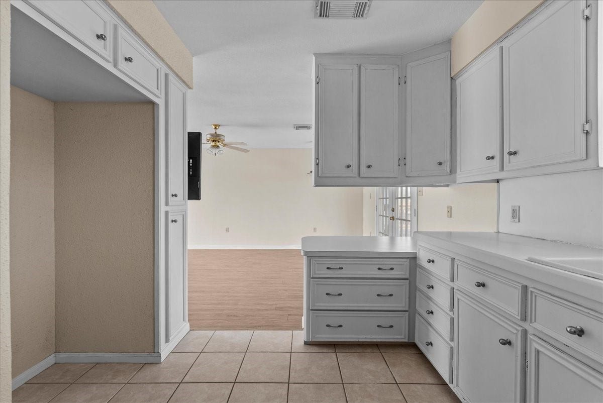 984 Bonita Street, Bayou Vista, TX 77563 984 Bonita Street, Bayou Vista, TX 77563