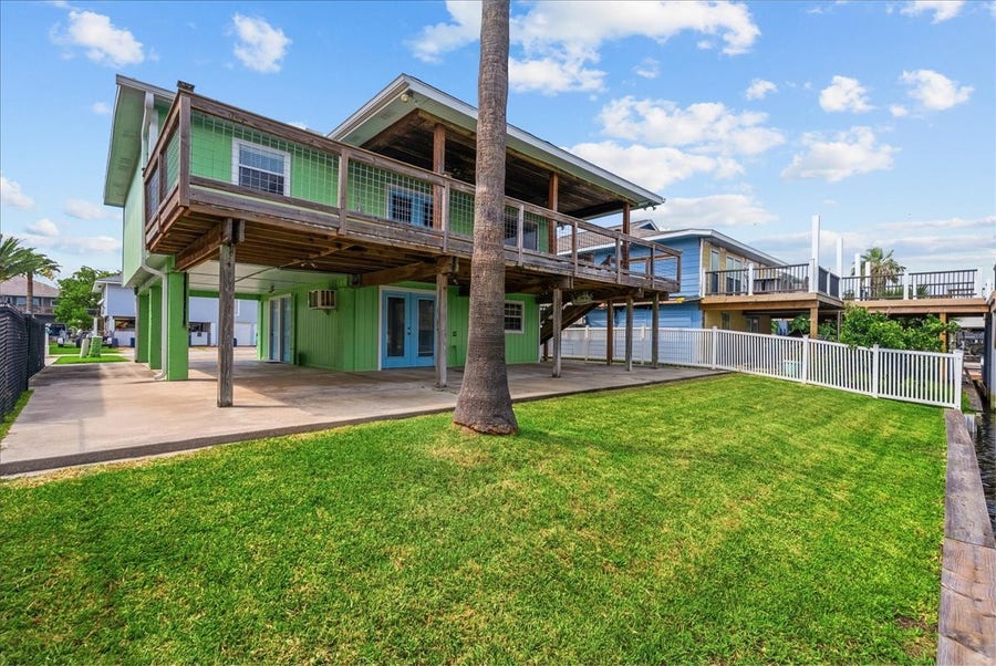 Property photo for 984 Bonita Street, Bayou Vista, TX