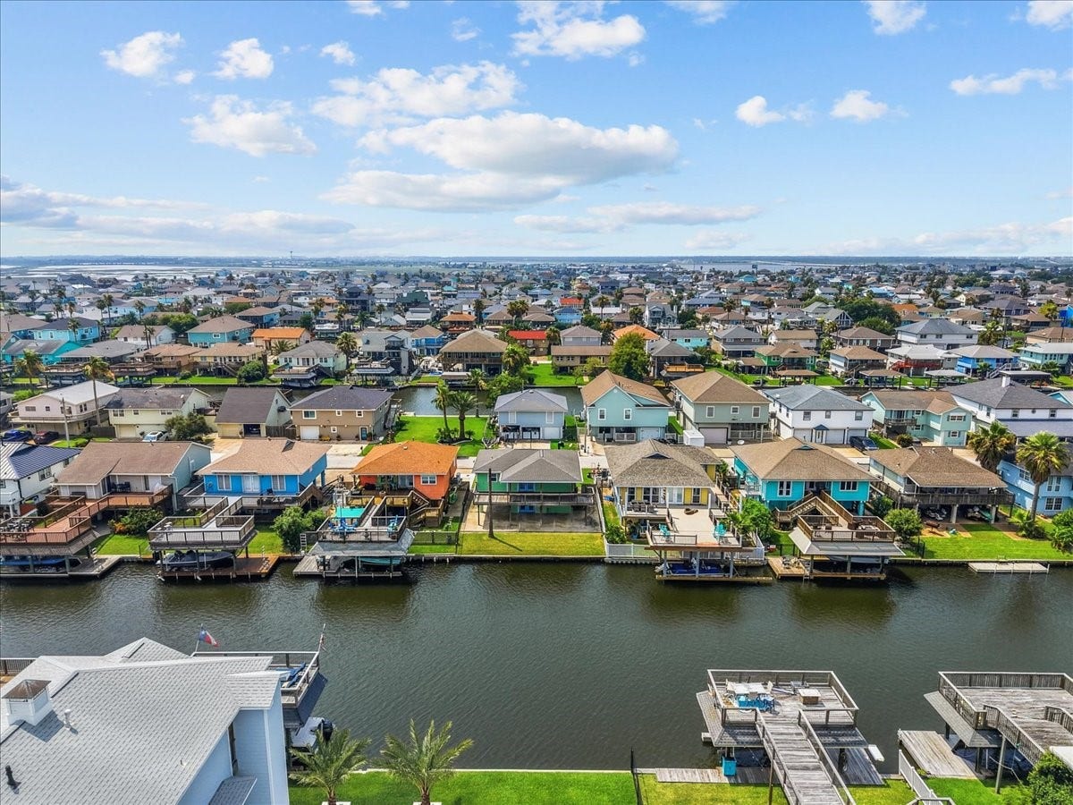 984 Bonita Street, Bayou Vista, TX 77563 984 Bonita Street, Bayou Vista, TX 77563