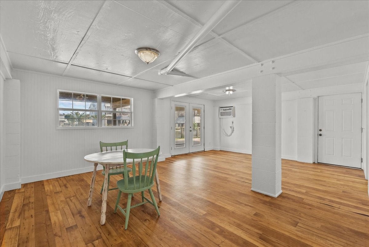 984 Bonita Street, Bayou Vista, TX 77563 984 Bonita Street, Bayou Vista, TX 77563