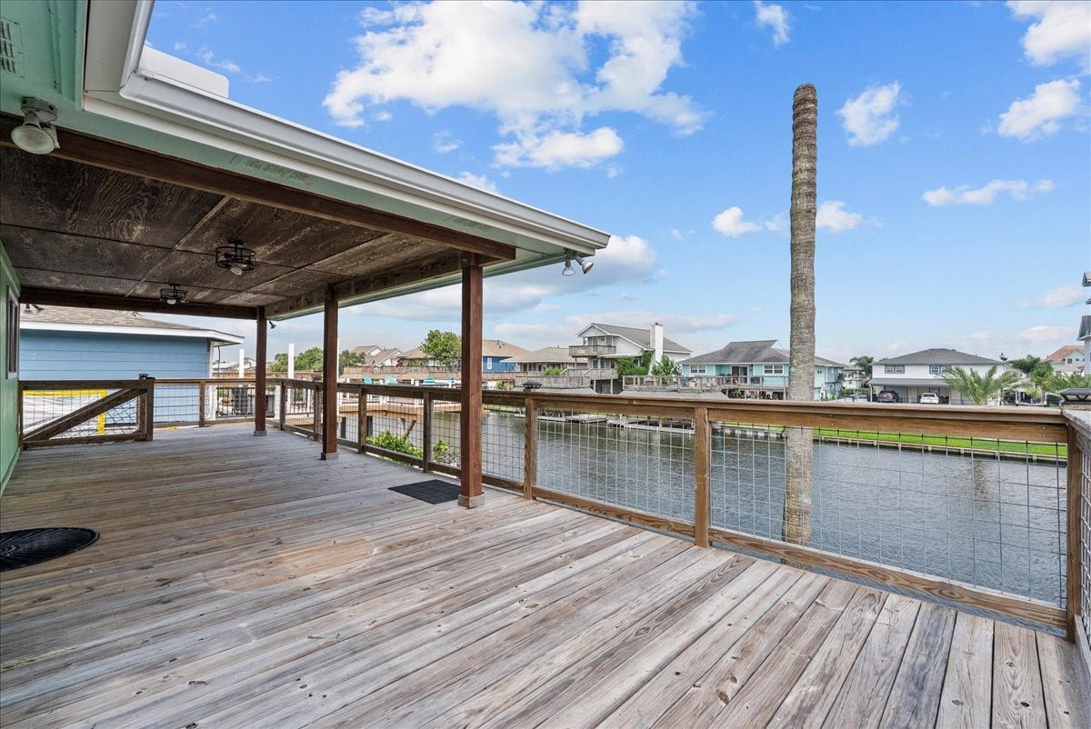 984 Bonita Street, Bayou Vista, TX 77563 Spacioius deck for family gatherings.