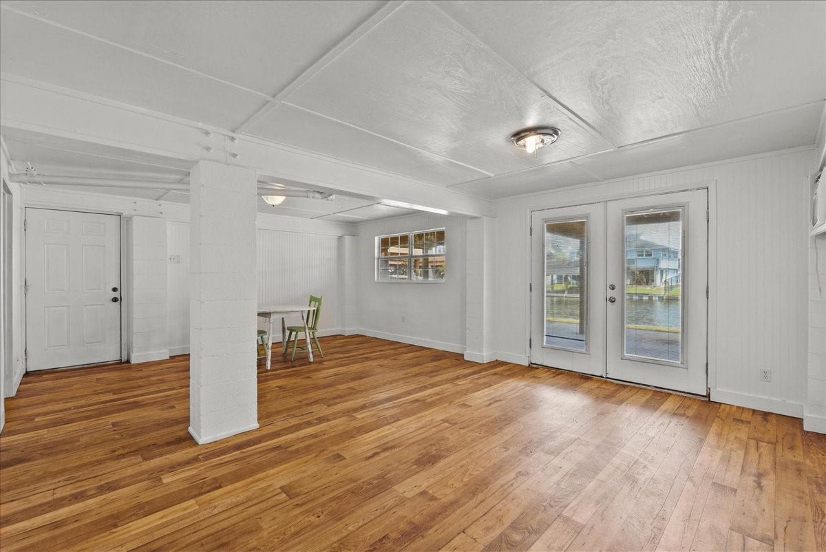984 Bonita Street, Bayou Vista, TX 77563 984 Bonita Street, Bayou Vista, TX 77563