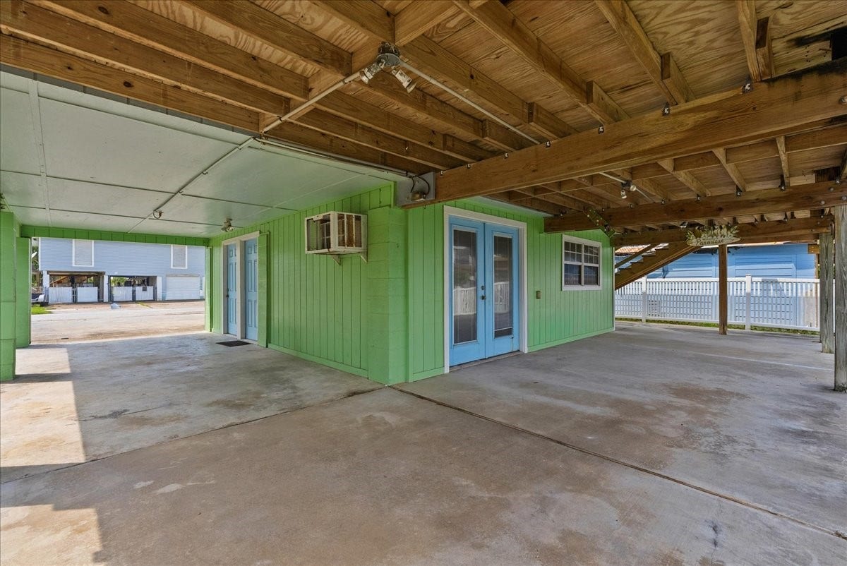 984 Bonita Street, Bayou Vista, TX 77563 984 Bonita Street, Bayou Vista, TX 77563