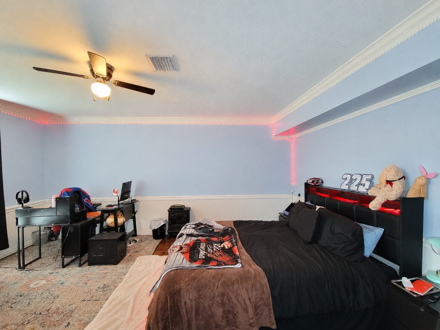 6235 Rolling Water Drive, Houston, TX 77069 Spacious bedroom #3