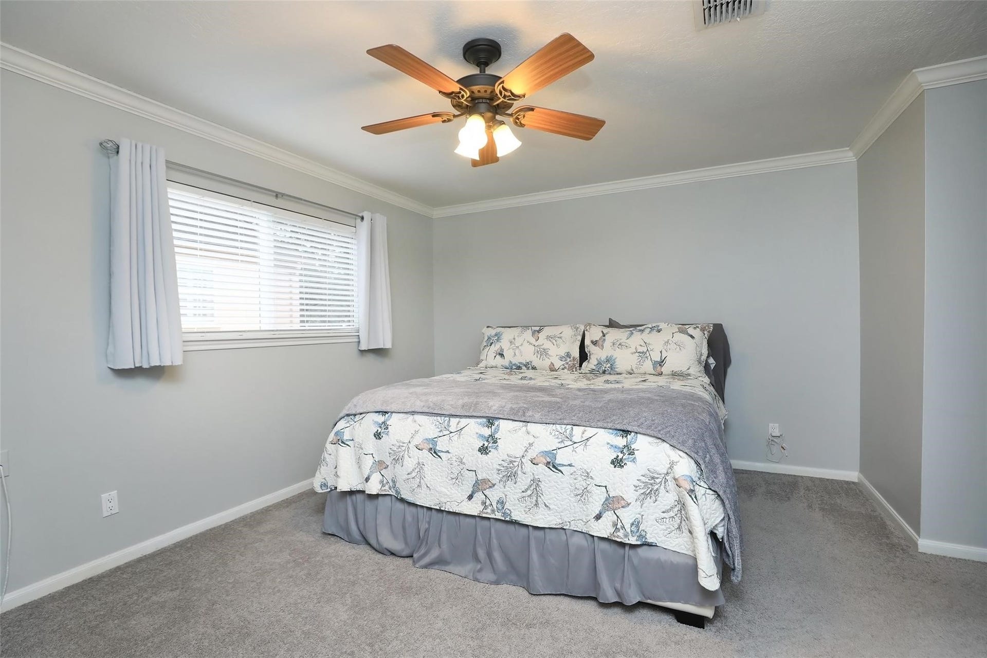 6235 Rolling Water Drive, Houston, TX 77069 Upstairs Bedroom #5