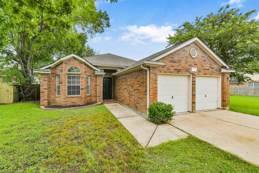 Property photo for 10534 Twin Circle Dr, Montgomery, TX