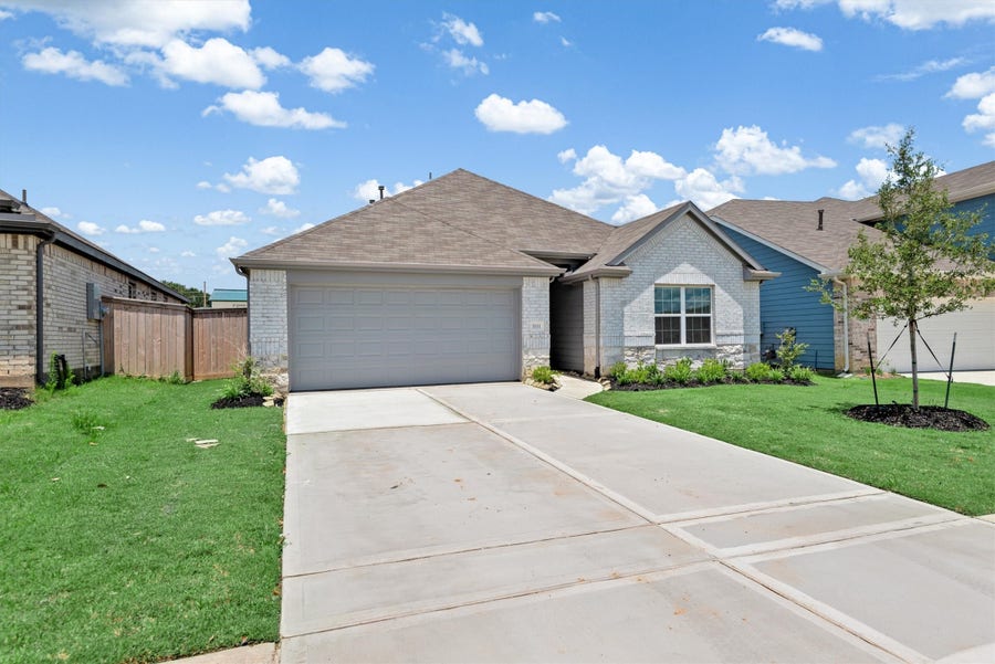 Property photo for 3111 West Frontier Lane, Pinehurst, TX