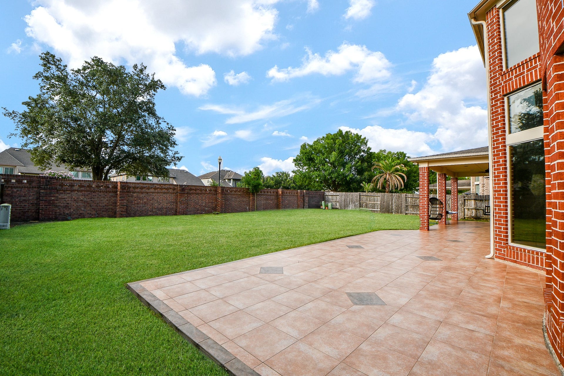 826 Delford Way, Sugar Land, TX 77479 NICE PATIO IN THE BACKYARD