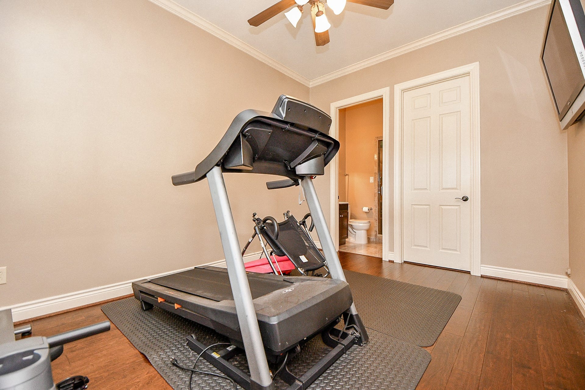 826 Delford Way, Sugar Land, TX 77479 SECOND BEDROOM DOWN THAT CAN ALSO BE USED AS A GYM