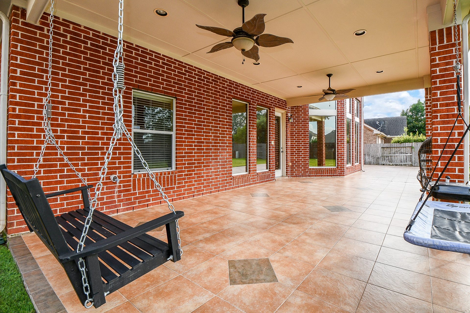 826 Delford Way, Sugar Land, TX 77479 HIGE BACKYARD WITH SWINGS. READ A BOOK HERE WHILST ENJOYING YOUR COFFEE