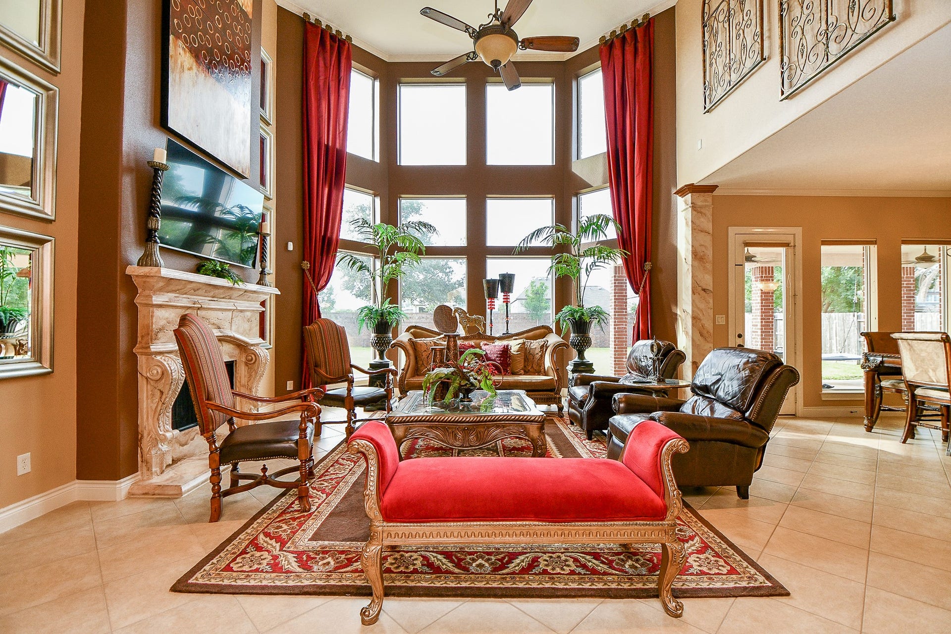 826 Delford Way, Sugar Land, TX 77479 GAMEROOM WITH HIGH CEILINGS AND MANY WINDOWS. MAKES THE HOME FEEL BRIGHT