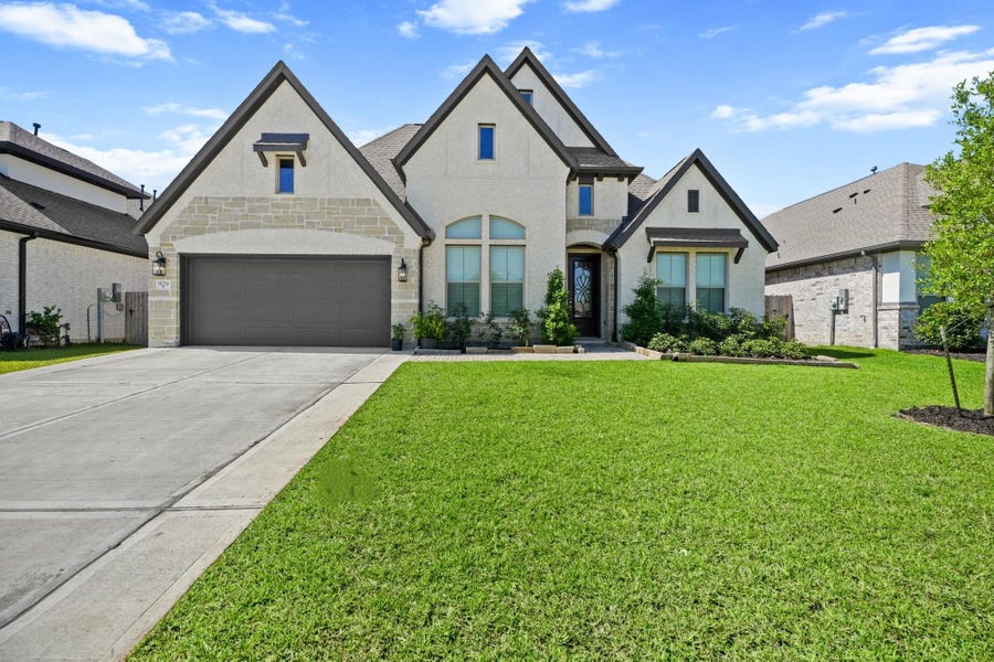Property photo for 929 Wormwood Drive, League City, TX