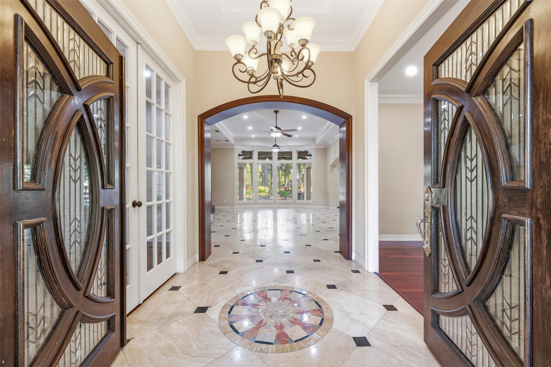 Welcome to 10 Rollingwood Drive.