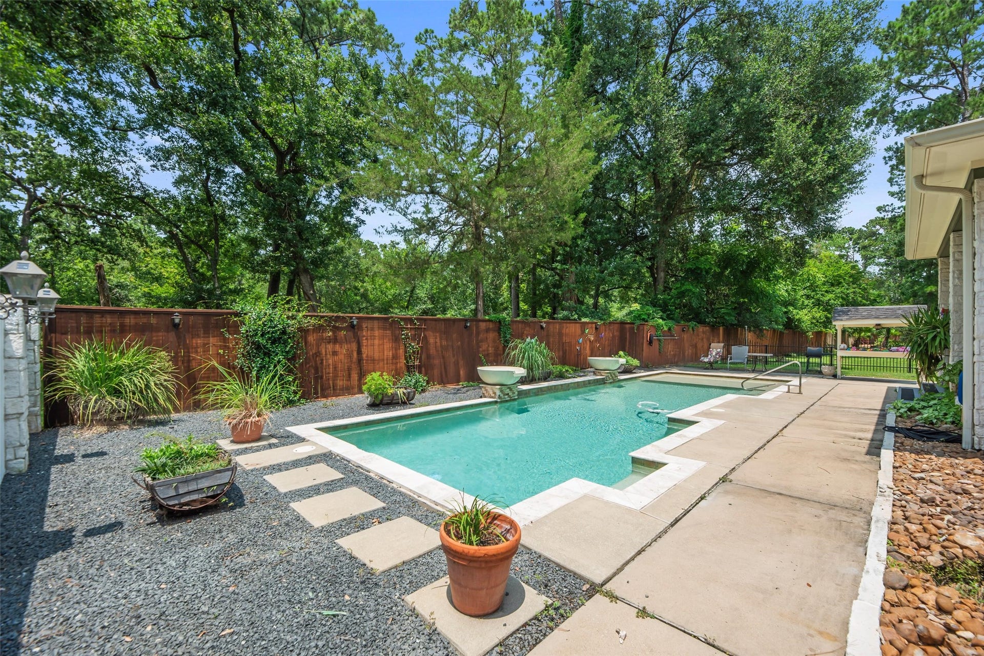 Enjoy your backyard oasis all year long.