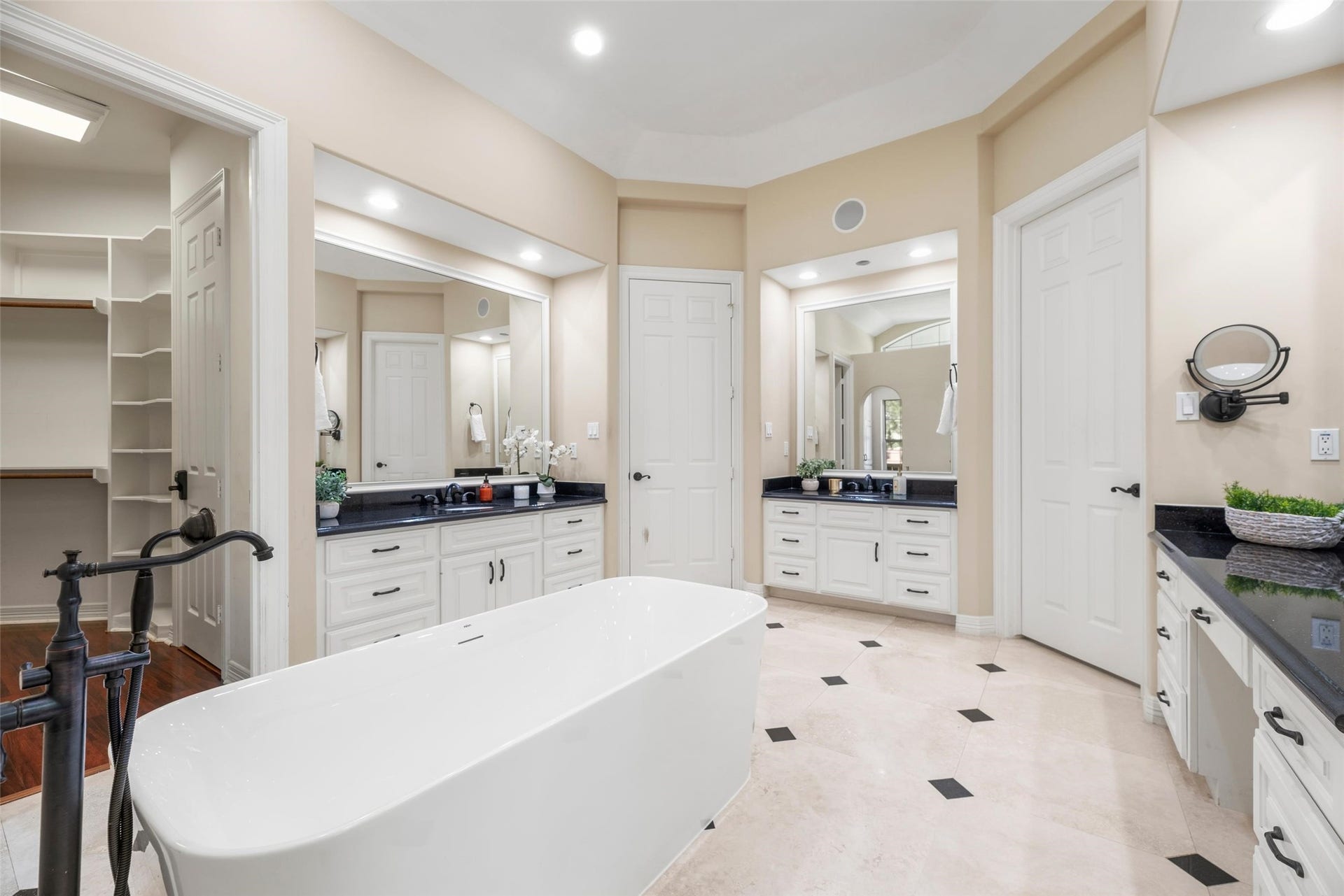 10 Rollingwood Drive, Houston, TX 77080