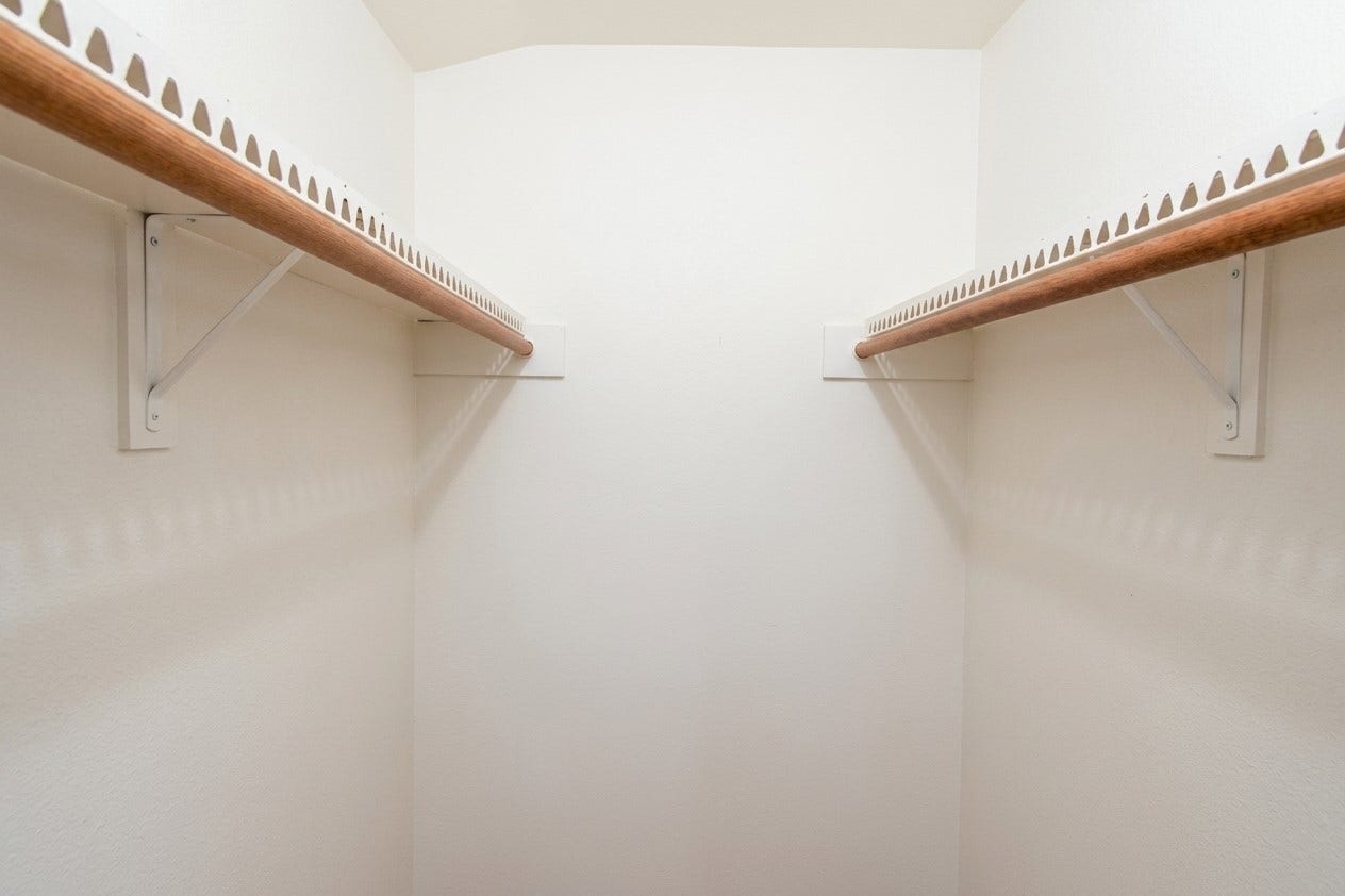 427 Sunset Drive, #7, Dickinson, TX 77539 Walk In Closet