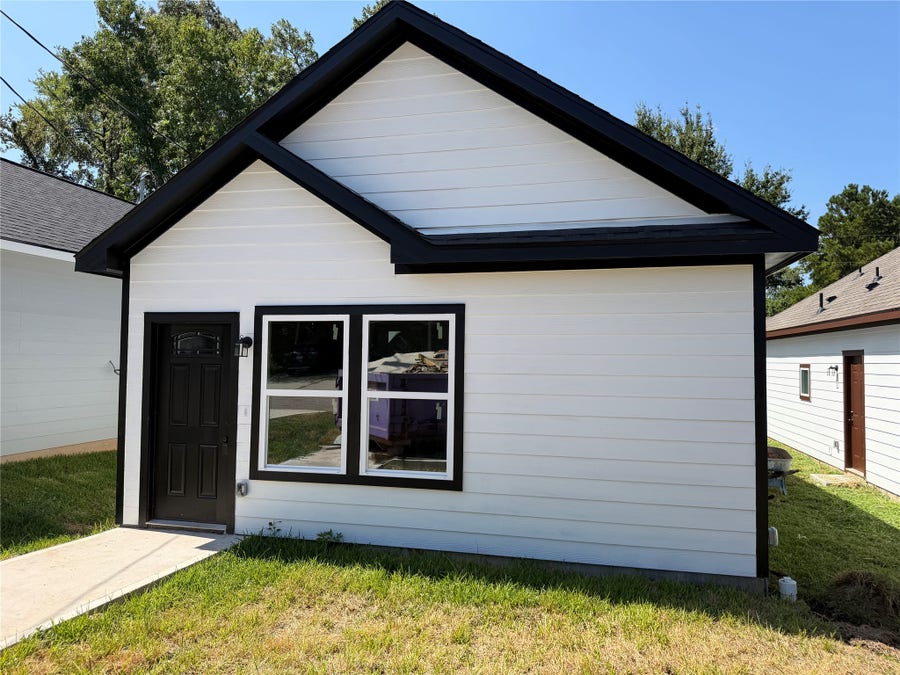 Property photo for 16733 E Hammon Street, Montgomery, TX