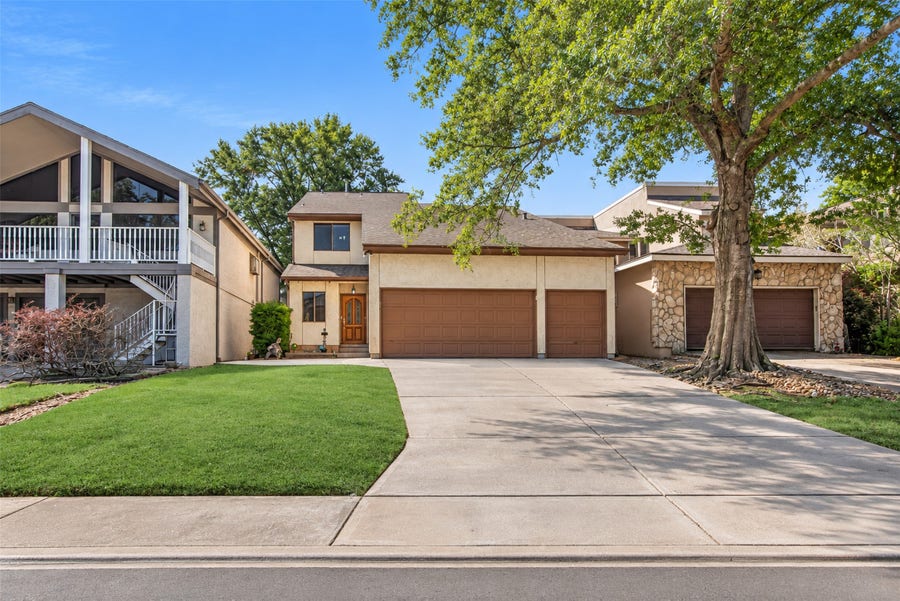 Property photo for 50 Waters Edge Street, Conroe, TX